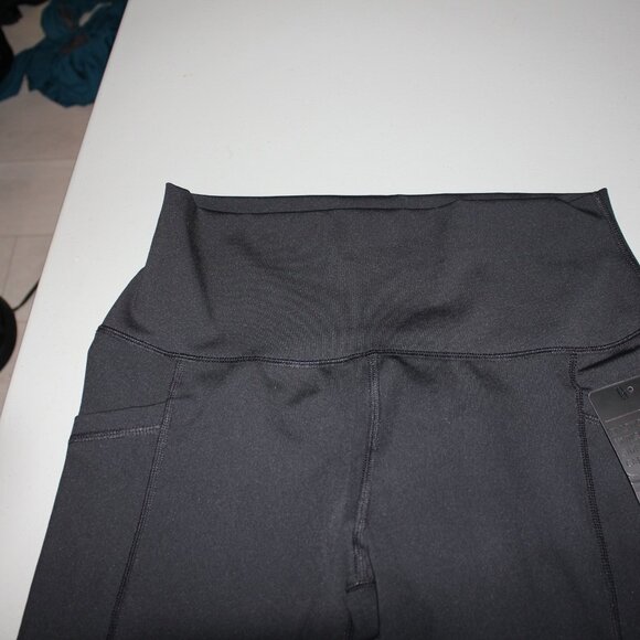 Black 90 Degree High Waist Capris Size XL New - Picture 2 of 5